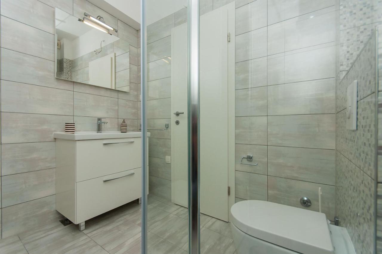 Apartman Mira- オミシュ エクステリア 写真