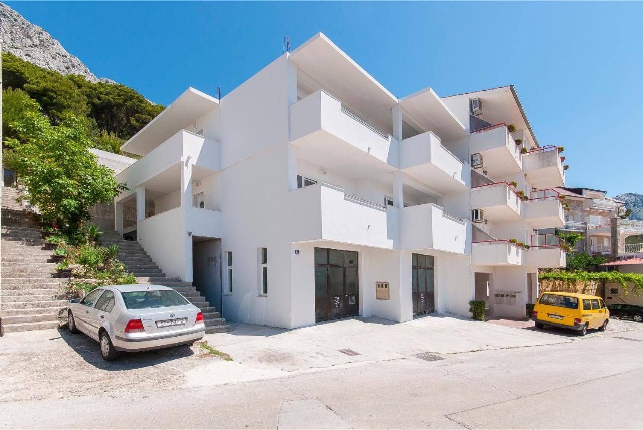 Apartman Mira- オミシュ エクステリア 写真