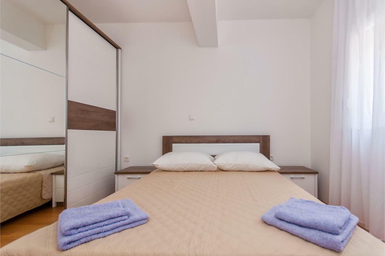 Apartman Mira- オミシュ エクステリア 写真